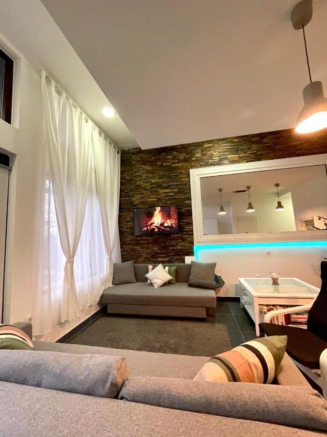 Вилла Pepino, Holiday House With A Garden Верхника Экстерьер фото